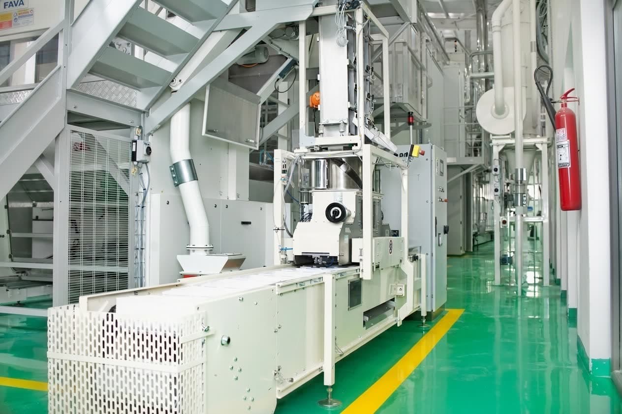 « La technologie au service de la tradition. Une précision maximale pour une qualité irréprochable. ⚙️✨ »
« التكنولوجيا في خدمة الأصالة. دقة متناهية من أجل جودة لا تشوبها شائبة. ⚙️✨ »